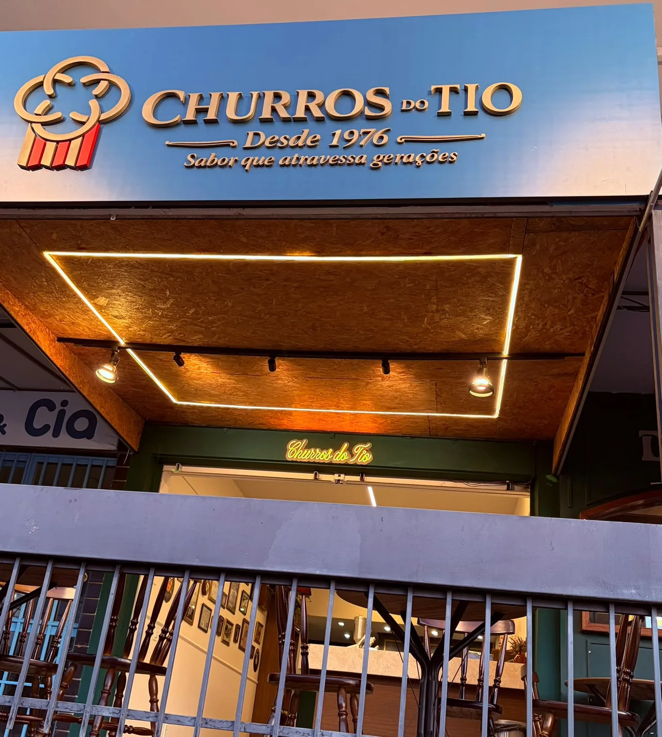Fachada da loja física do Churros do Tio na 412 Norte, Brasília